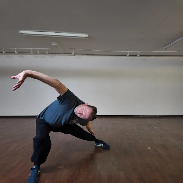 Ollie Smith demonstrating Snake Smooth Movement Palm