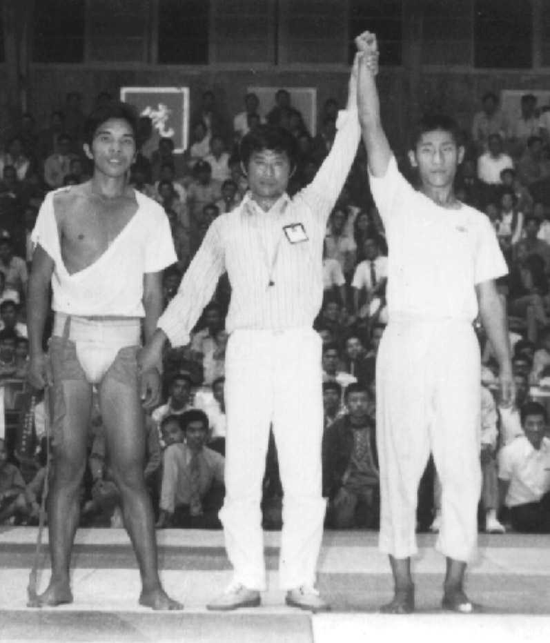 Young Luo Dexiu after winning a full-contact tournament in Taiwan in the early 1970s