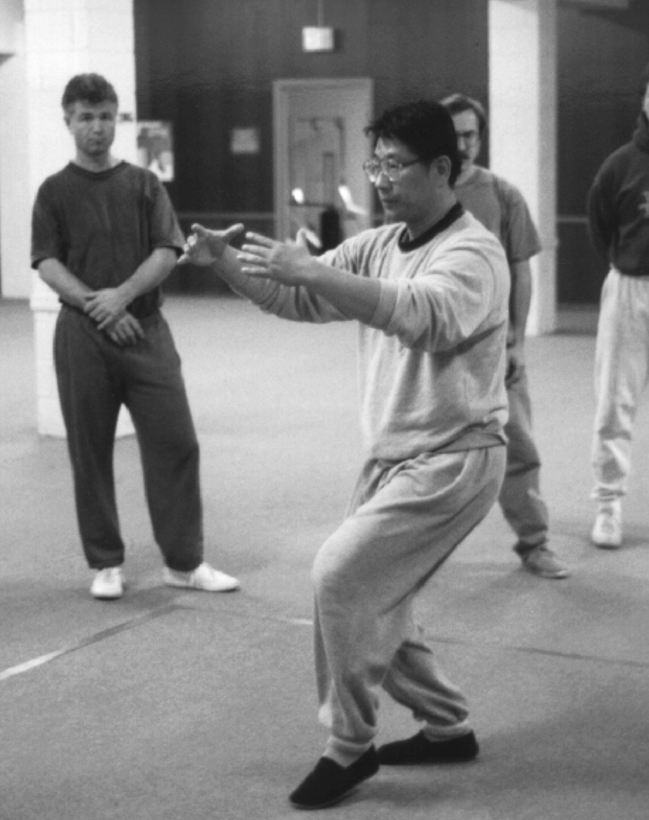 Luo Dexiu practising Mother Palm circle walking