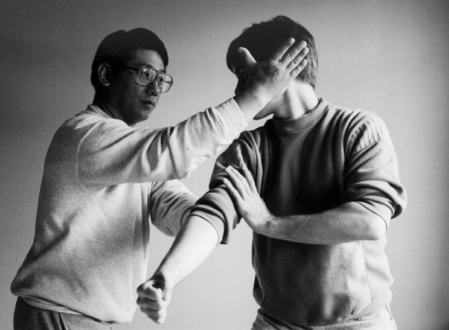 Partner drill from Luo Dexiu’s basic hand syllabus